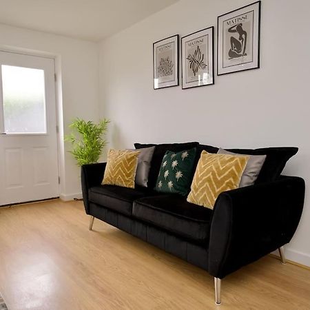 Highley'S Nest - Fully Furnished Gem, Free Private Parking, Sky Tv & Netflix Villa Coventry Buitenkant foto