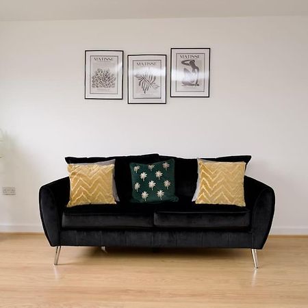 Highley'S Nest - Fully Furnished Gem, Free Private Parking, Sky Tv & Netflix Villa Coventry Buitenkant foto