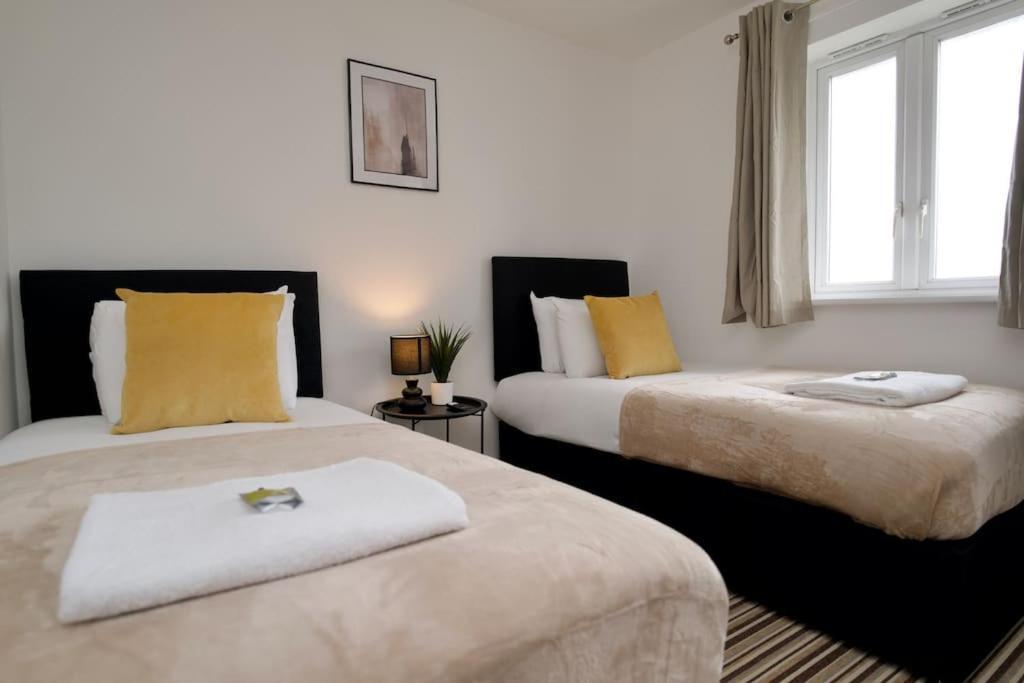 Highley'S Nest - Fully Furnished Gem, Free Private Parking, Sky Tv & Netflix Villa Coventry Buitenkant foto