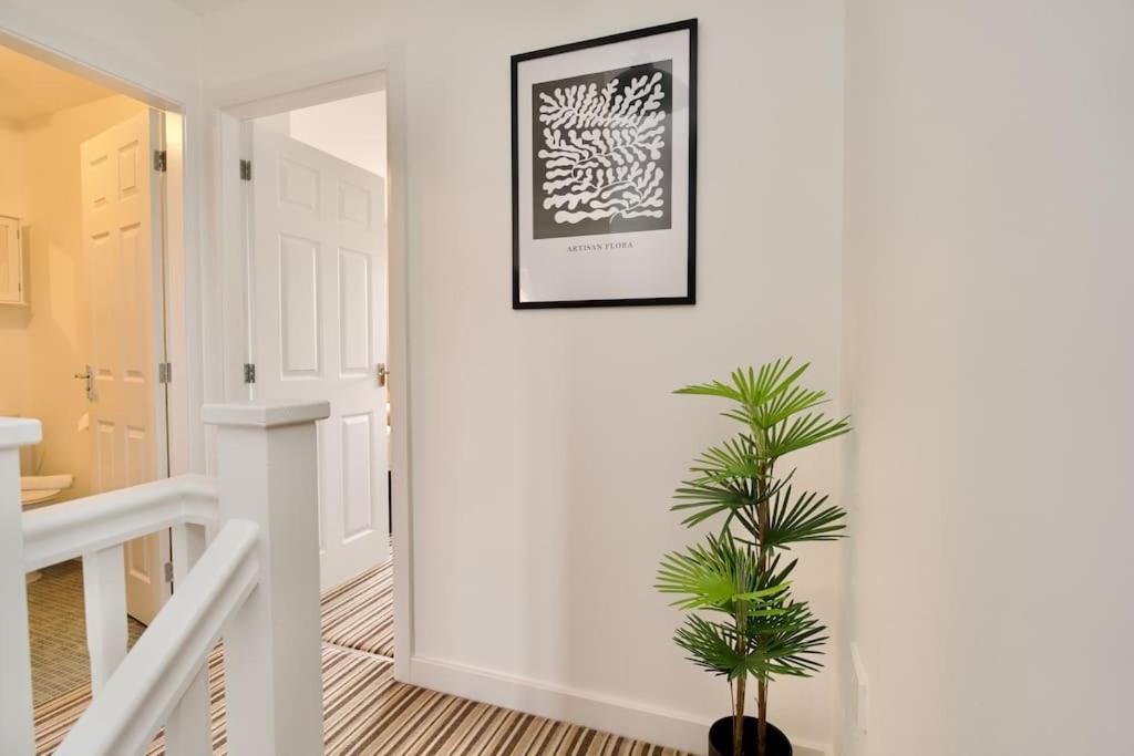 Highley'S Nest - Fully Furnished Gem, Free Private Parking, Sky Tv & Netflix Villa Coventry Buitenkant foto