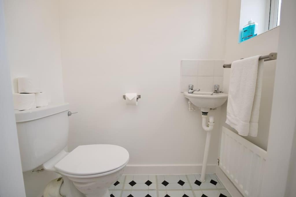 Highley'S Nest - Fully Furnished Gem, Free Private Parking, Sky Tv & Netflix Villa Coventry Buitenkant foto