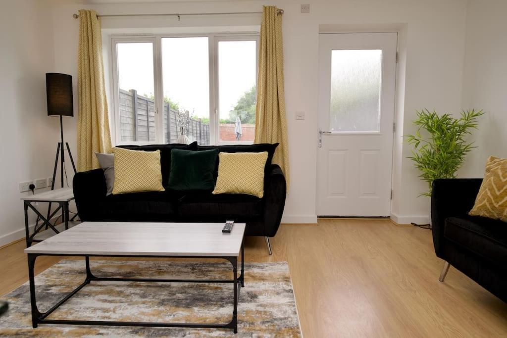 Highley'S Nest - Fully Furnished Gem, Free Private Parking, Sky Tv & Netflix Villa Coventry Buitenkant foto