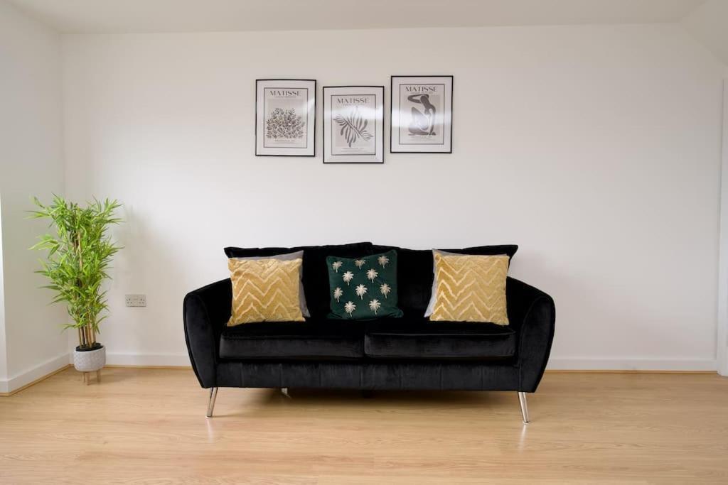 Highley'S Nest - Fully Furnished Gem, Free Private Parking, Sky Tv & Netflix Villa Coventry Buitenkant foto