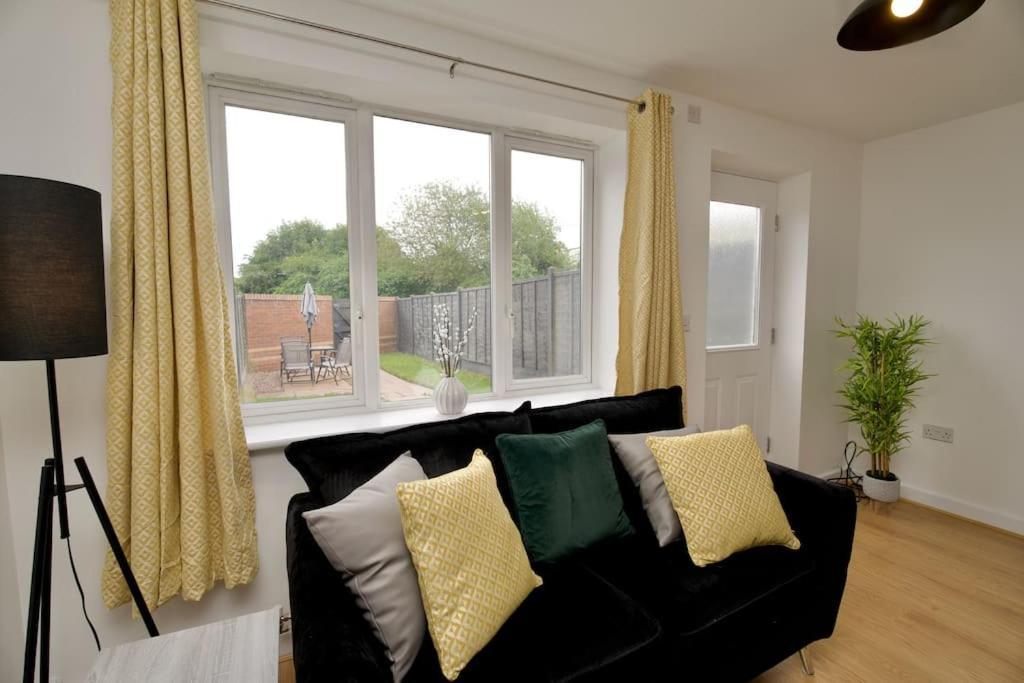 Highley'S Nest - Fully Furnished Gem, Free Private Parking, Sky Tv & Netflix Villa Coventry Buitenkant foto