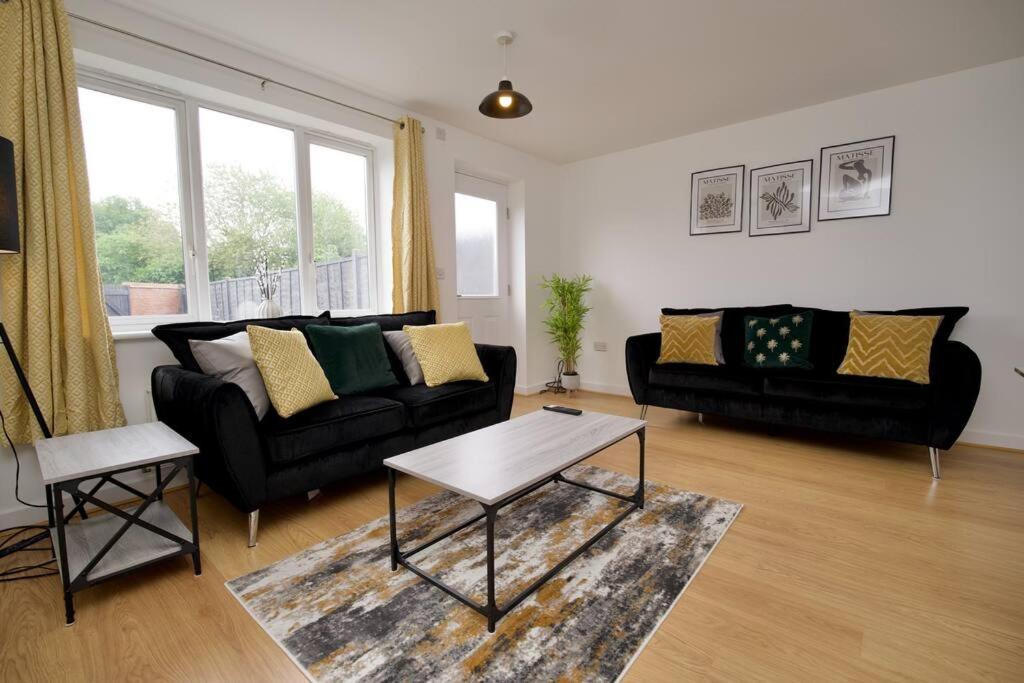 Highley'S Nest - Fully Furnished Gem, Free Private Parking, Sky Tv & Netflix Villa Coventry Buitenkant foto